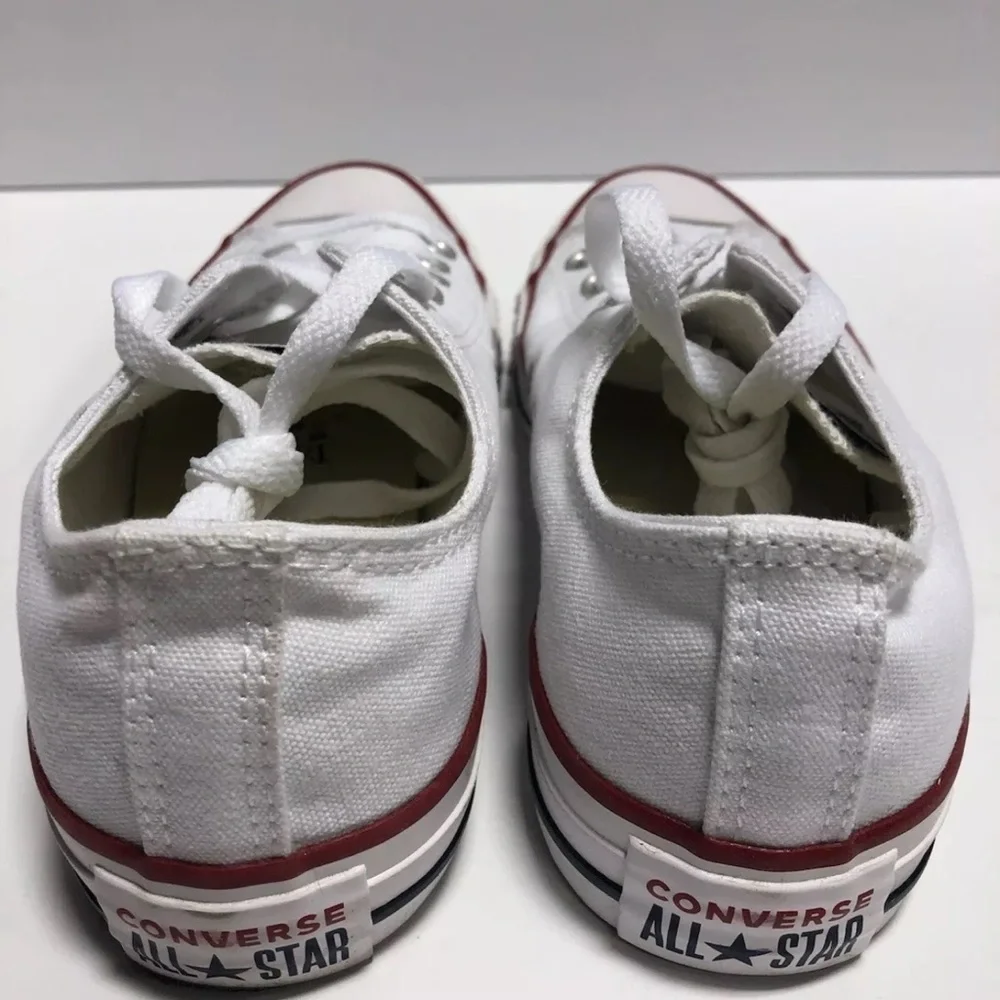 Converse Women’s Chuck Taylor All Star, White Lo Top Sneakers, Size 7 M